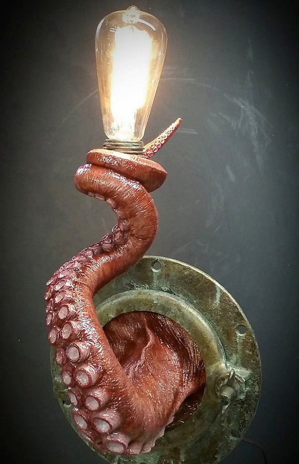 Tentacle Porthole Lamp