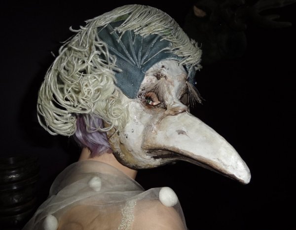 creepy plague doctor mask