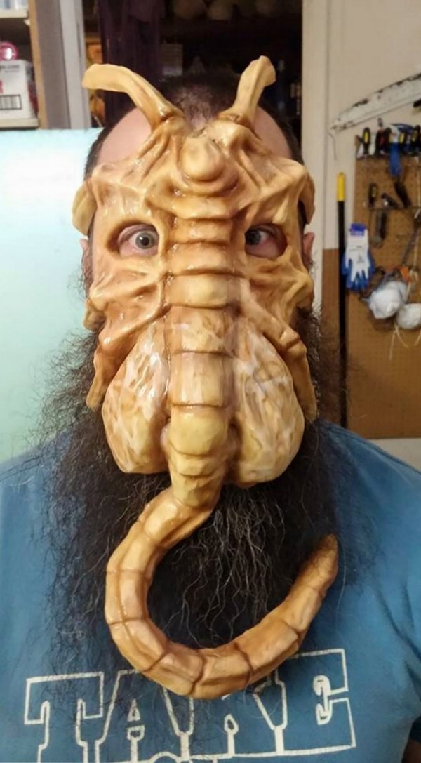 Facehugger Mask