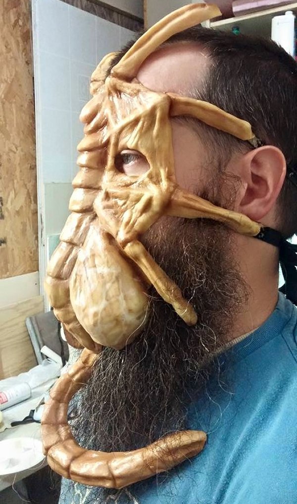 Facehugger Mask