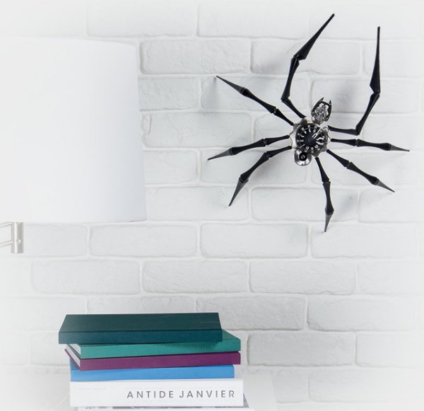 Giant Spider Clock