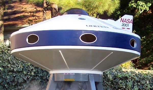 Life Size UFO Take Me To Your Leader