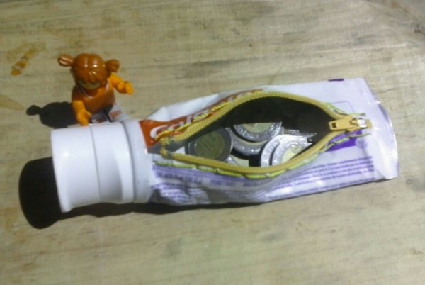 The Toothpaste Purse