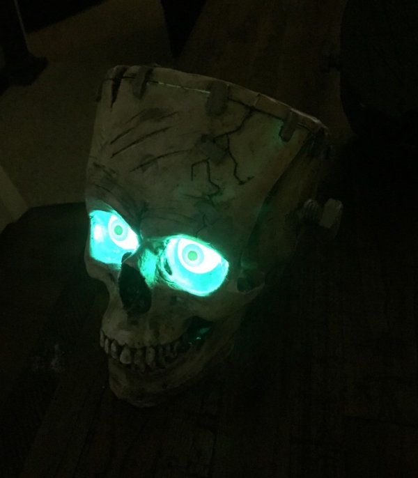 Frankenstein Skull With Light Up Eyes