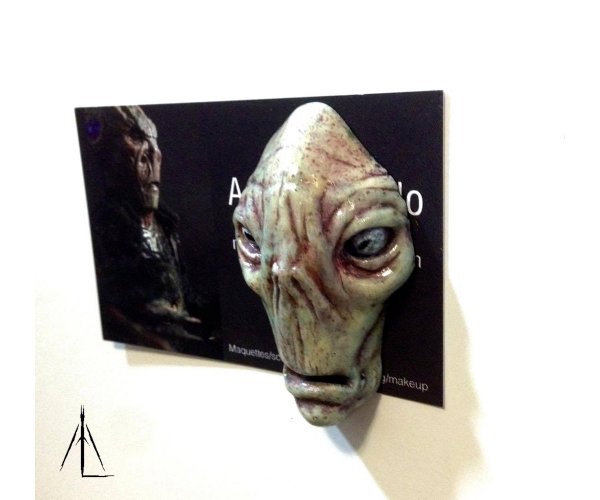 Custom Alien Head Magnets