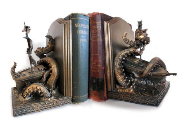 Tentacles Of Terror - Kraken Bookends